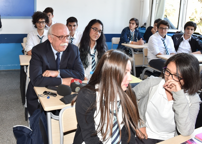 Minister Avcı back to his school desk after 45 years