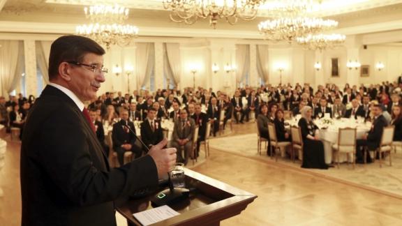 Başbakan Davutoğlu, Bakan Avcı ile birlikte 81 ilden gelen öğretmenleri kabul etti
