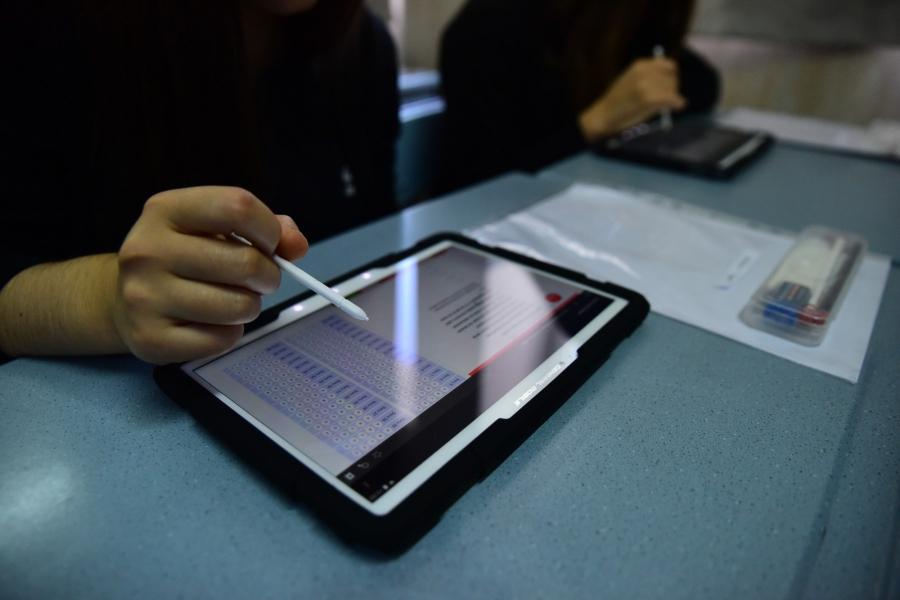 Lise öğrencileri, elektronik değerlendirme sınavından geçti
