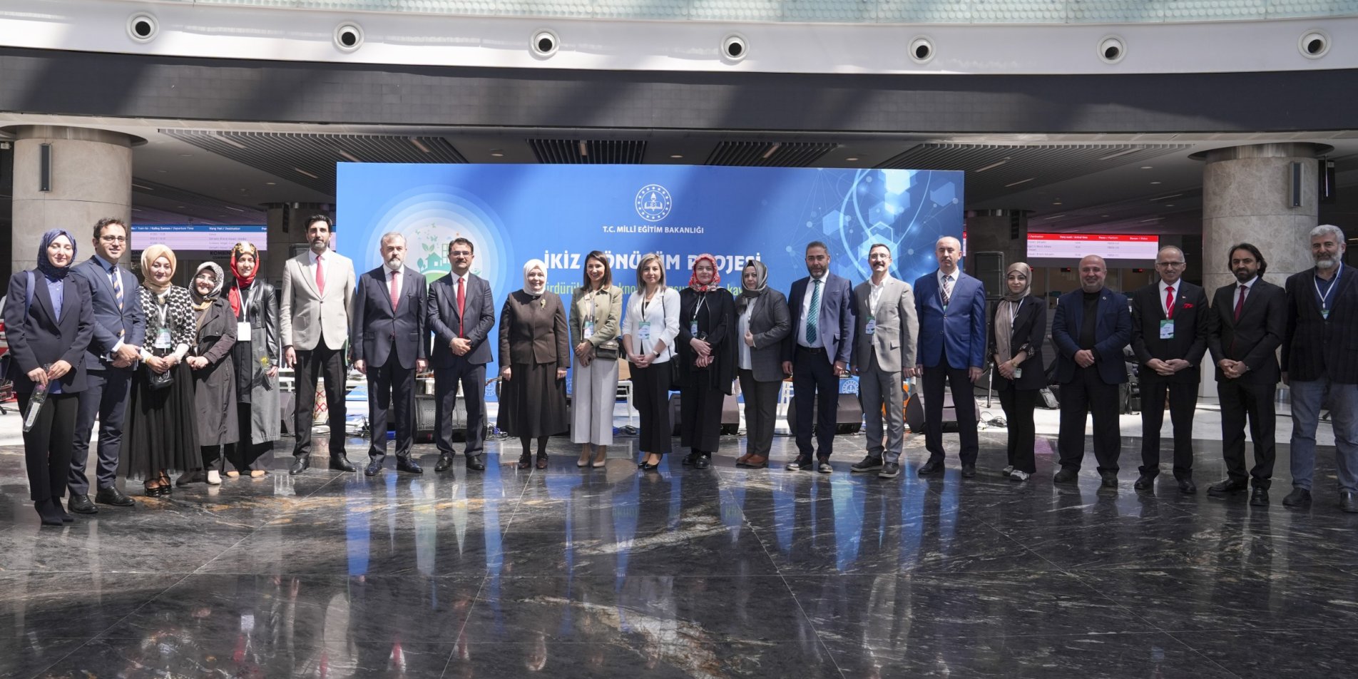 BAKAN YARDIMCISI ÖKTEN, 